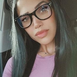 Meet your Posher, Desiree